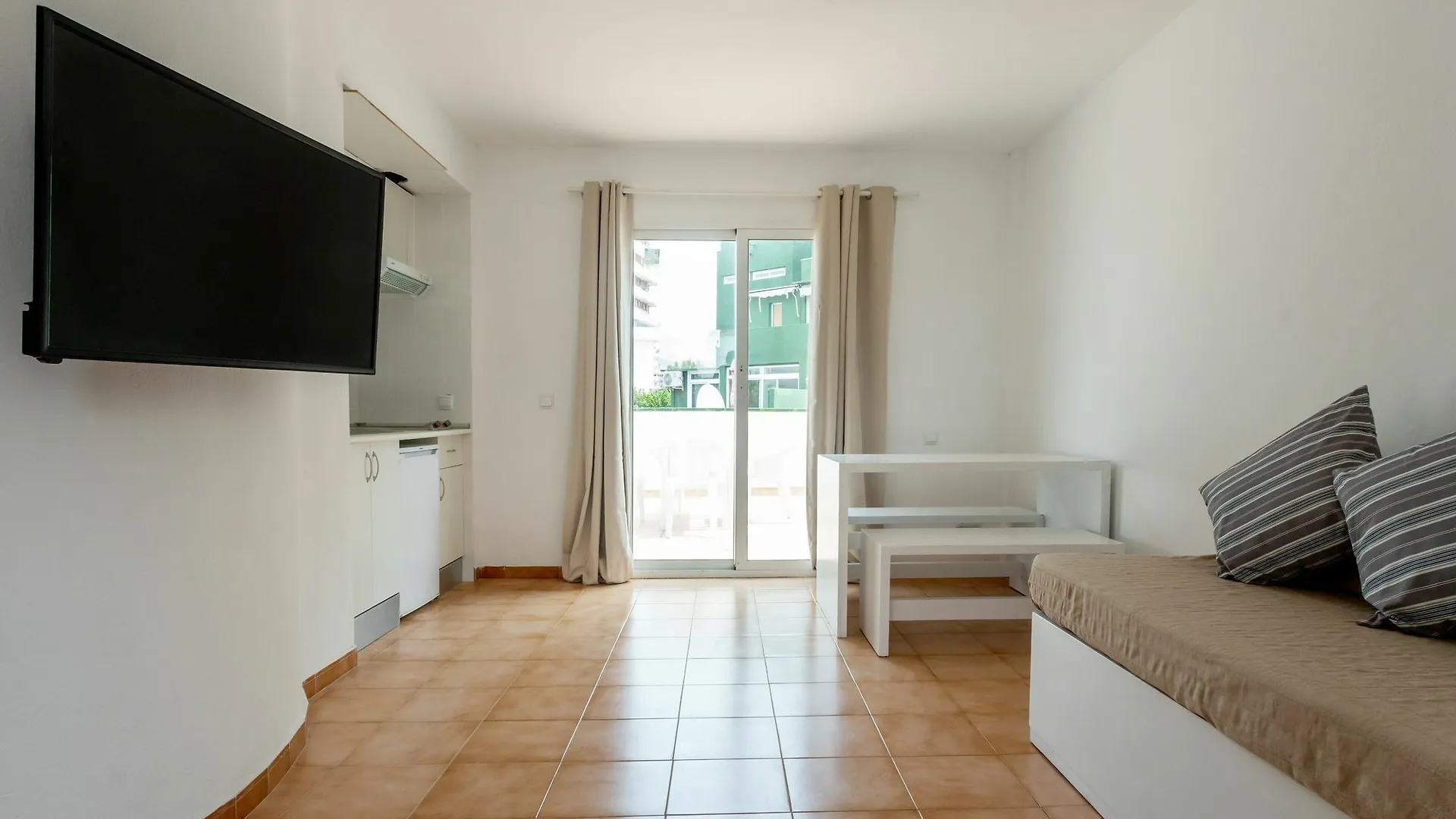 Neighbours Apartments Magaluf